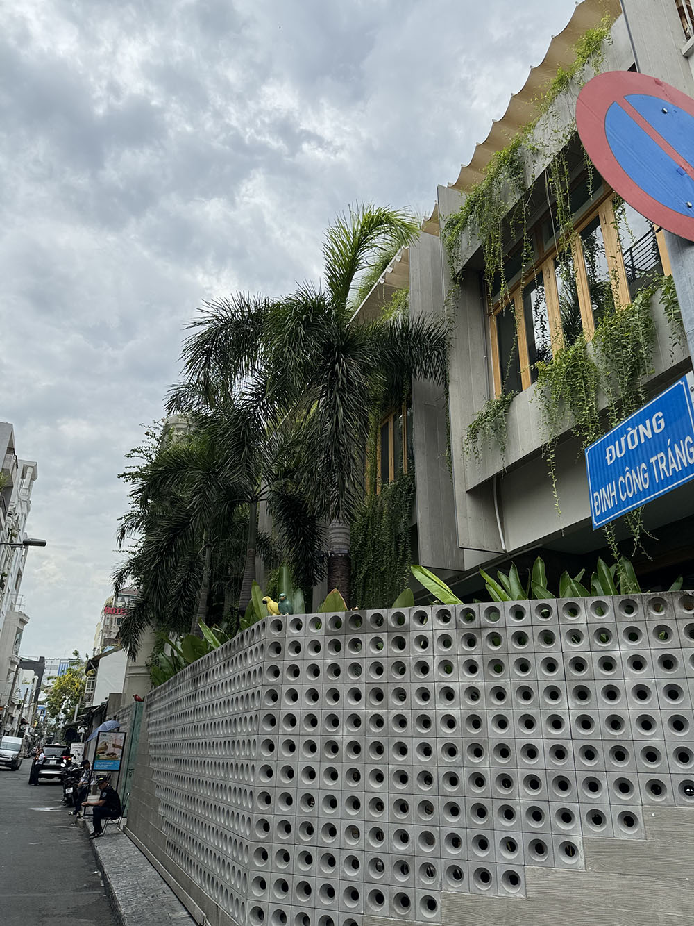Nhà cấp 4 mặt tiền Đinh Công Tráng (4,7m vào nửa nở hậu 5,4mx30m=149m2) phép xd Hầm, Trệt, 6lầu, ST